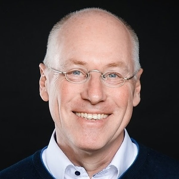 Univ. Prof. und Richter ad hoc am IGH Dr. iur. Dr. h.c. Dr. h.c. Claus  Kreß LL.M. (Cambridge)